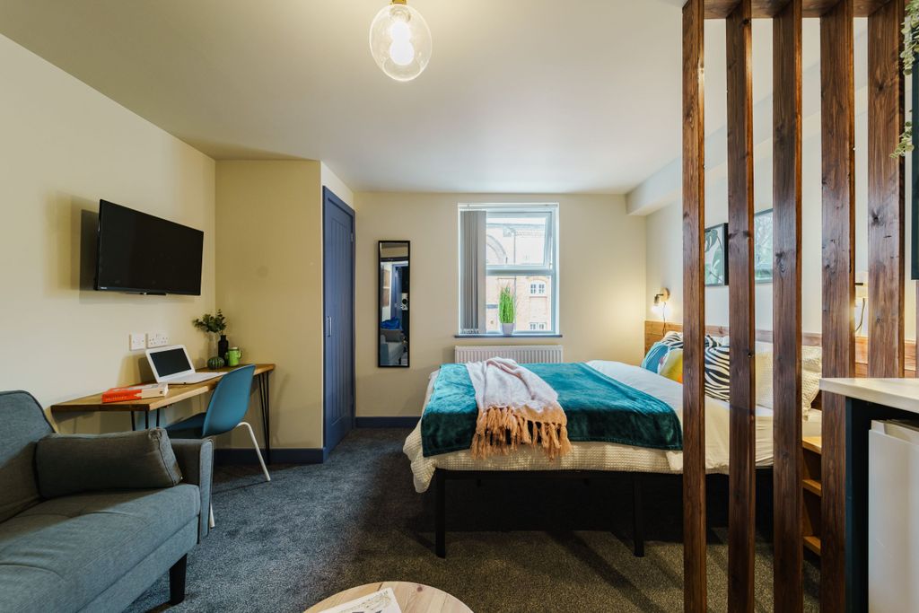 Property photo 3 of 13