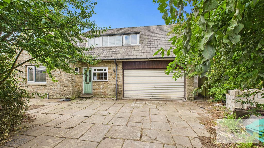 Property photo 1 of 17 Front