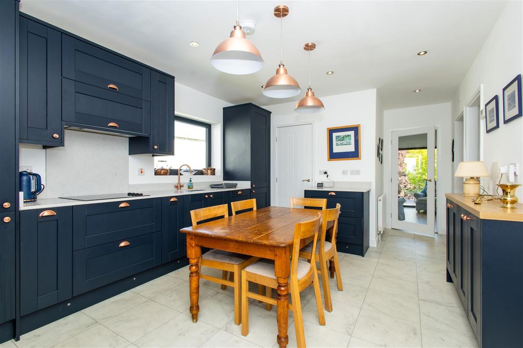 Property photo 3 of 24 Kitchen/Diner