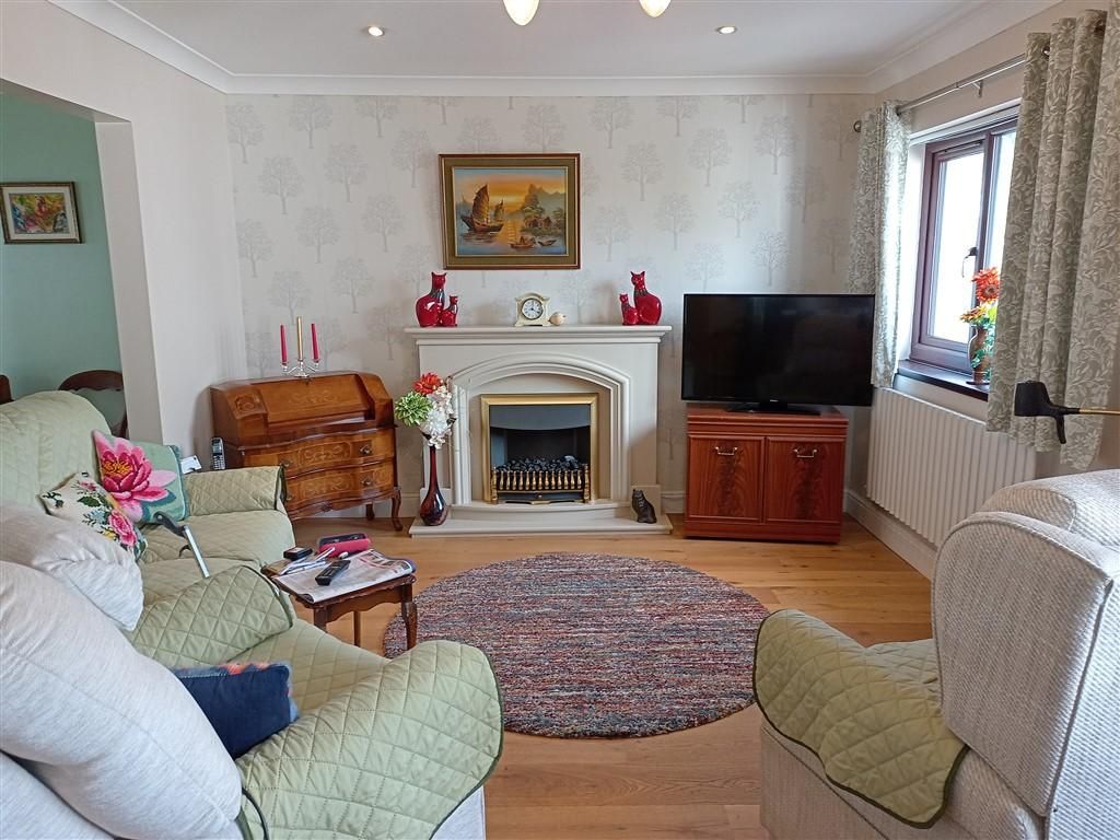 Property photo 3 of 13 Lounge Area