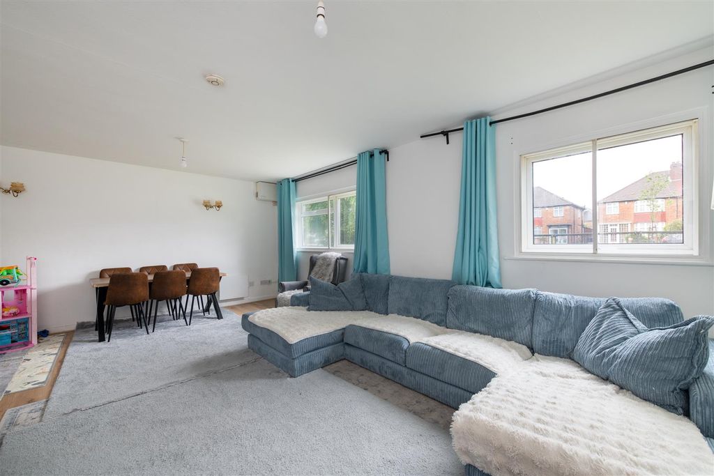 Property photo 3 of 11 Balmore 6.Jpg