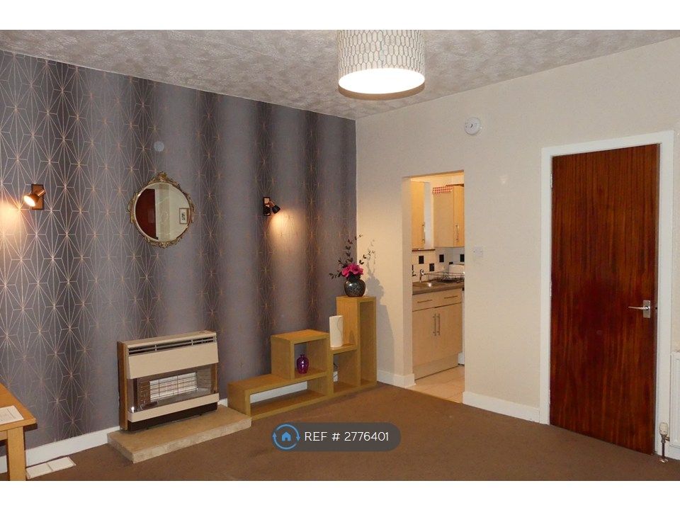 Property photo 1 of 11 Lounge