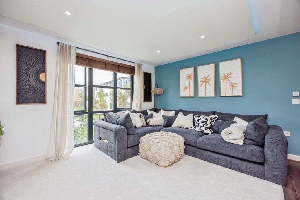 Additional image 8 of 2 bed flat for saleSandy Hill, St. Austell, Cornwall PL25