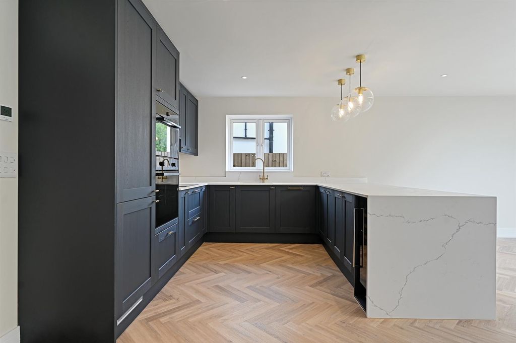 Property photo 3 of 14 Kitchen (2).Jpg