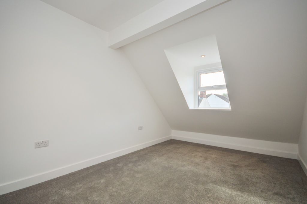 Property photo 3 of 5 Bedroom.Jpg