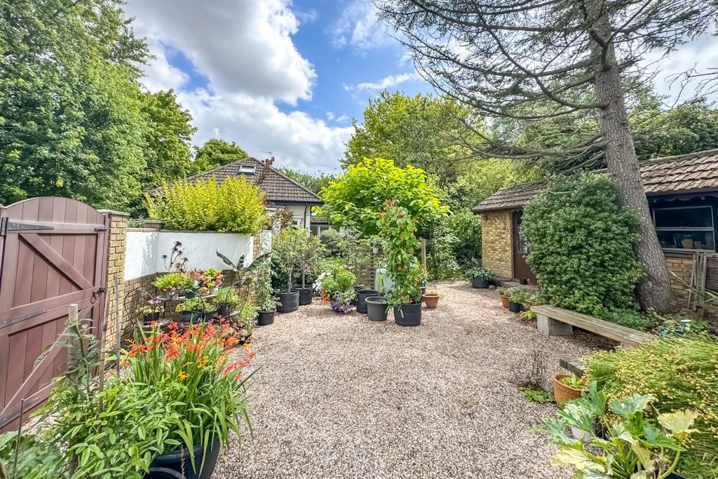 Property photo 2 of 43 Garden