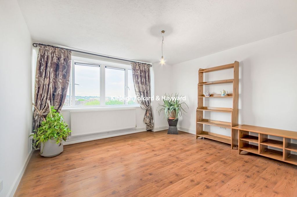 Property photo 1 of 9 Picture No. 18