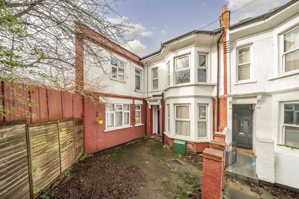 Property photo 1 of 6