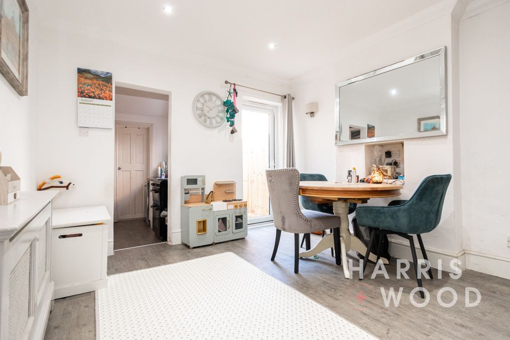 Property photo 2 of 15 4410782