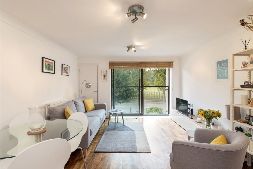 Property photo 1 of 10 Kitchen Reception