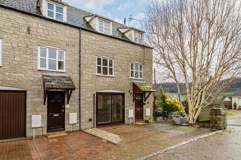 Property photo 1 of 19 1402811-18-69721A5Cdc0c9.Jpg