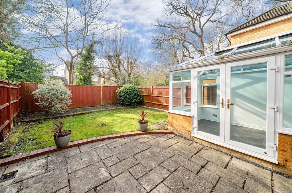 Property photo 3 of 19 1433845-16-69Bd14...