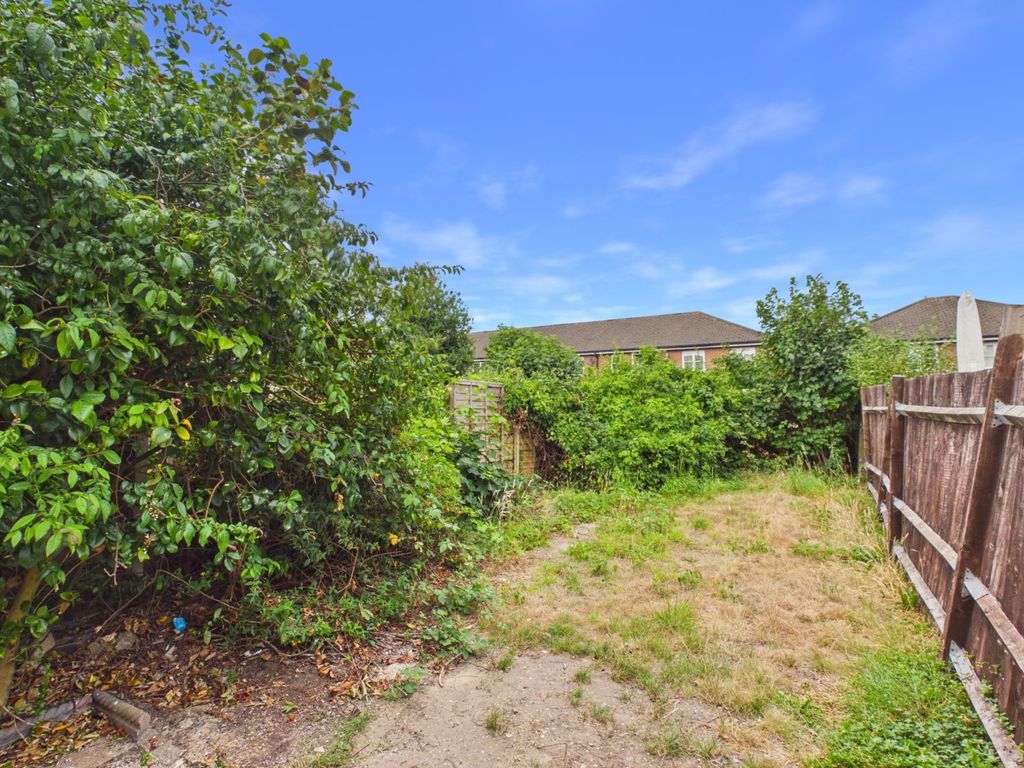 Property photo 3 of 24 Picture No. 23