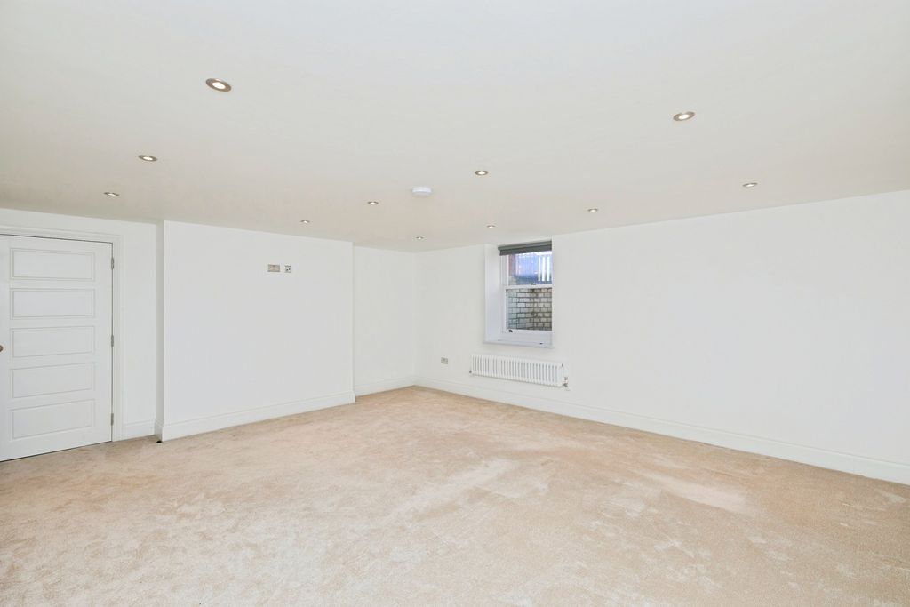 Additional image 8 of 2 bed flat for saleSt. Marys Gate, Derby, Derbyshire DE1