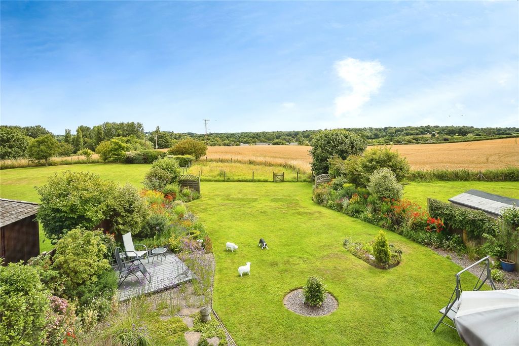 Property photo 2 of 31 Picture No. 32