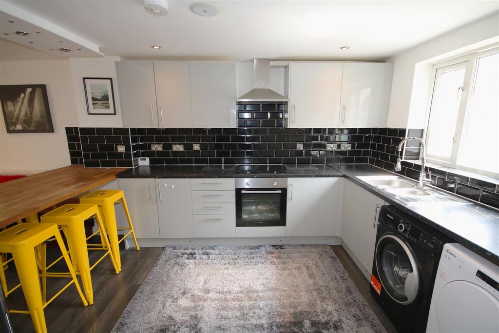 Property photo 2 of 31 Kitchen A.Jpg