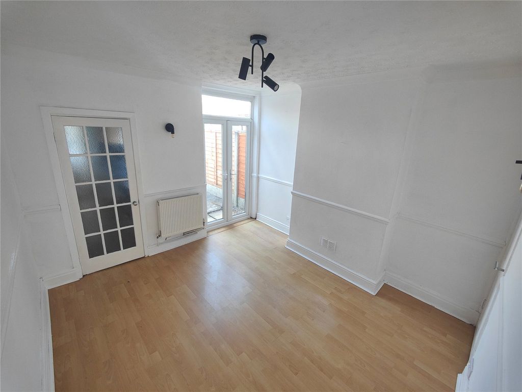 Property photo 2 of 14 Picture No. 07