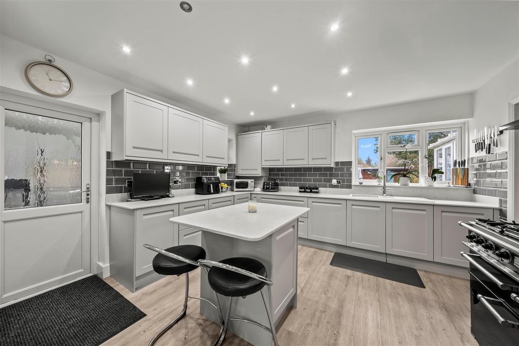 Property photo 2 of 21 Dsc05245.Jpg