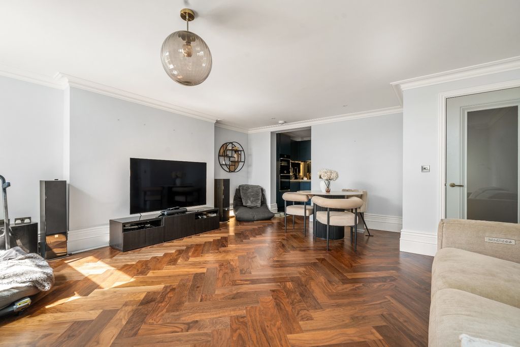 Property photo 2 of 21 5398731