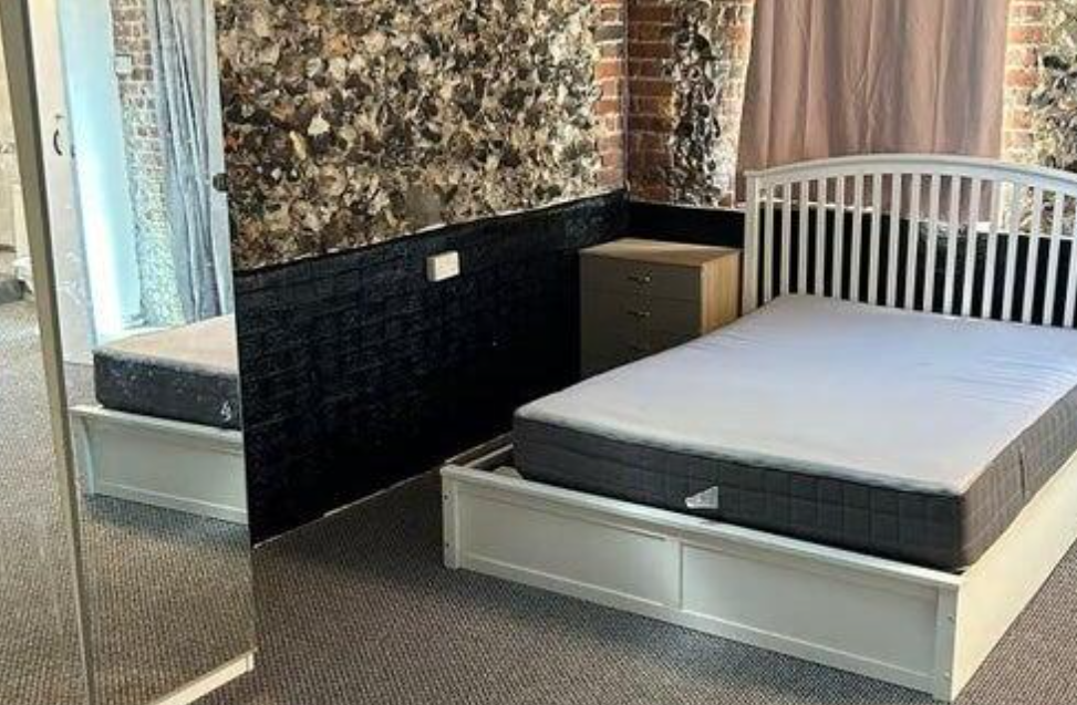 Property photo 1 of 1