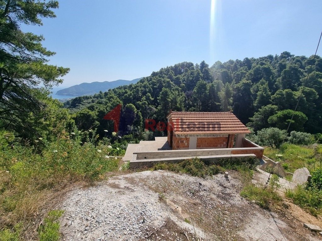 Property photo 2 of 25