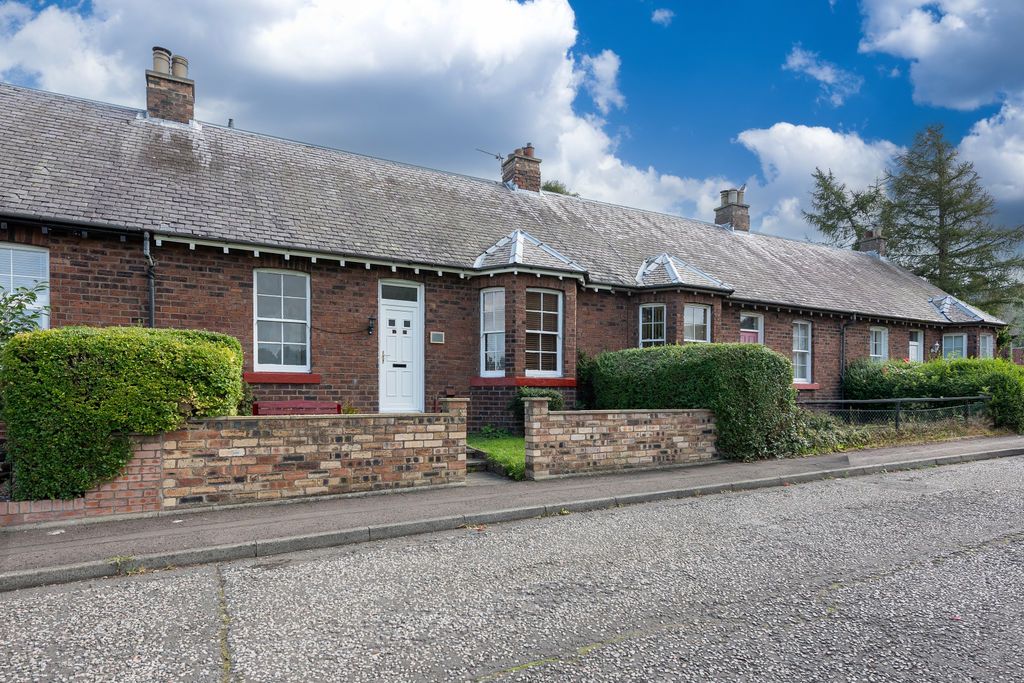 Property photo 1 of 25 External