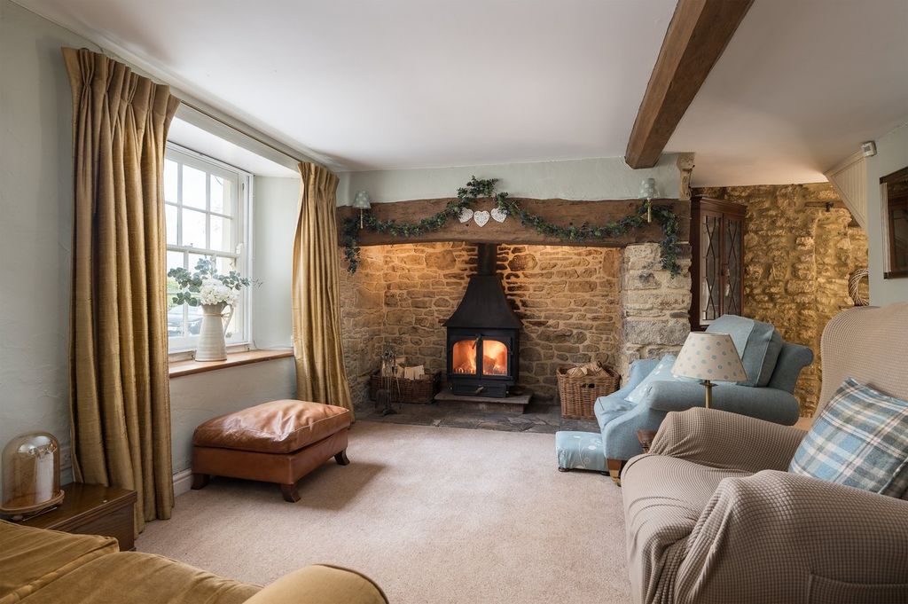 Property photo 2 of 43