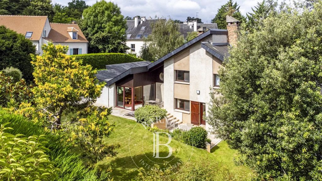 Property photo 1 of 31