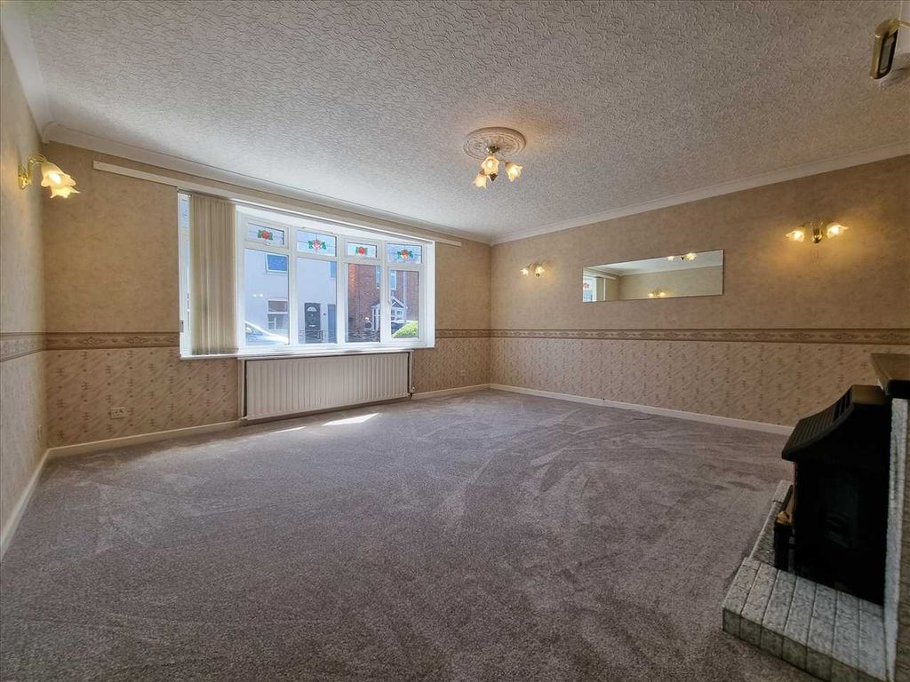 Property photo 2 of 10 Lounge