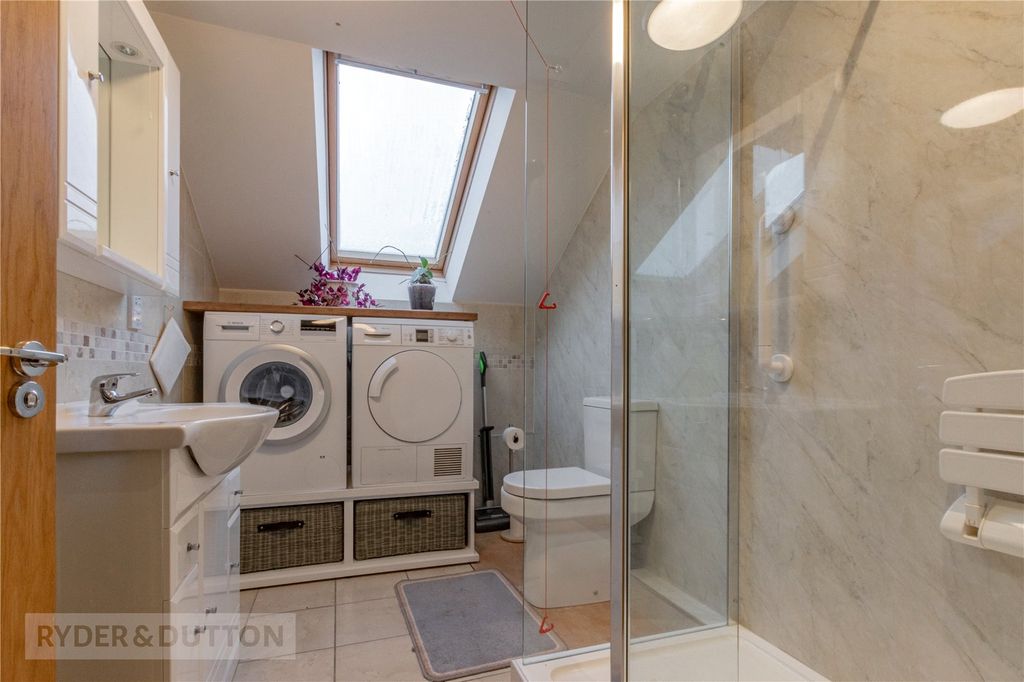 Additional image 9 of 2 bed flat for saleHuddersfield Road, Thongsbridge, Holmfirth, West Yorkshire HD9