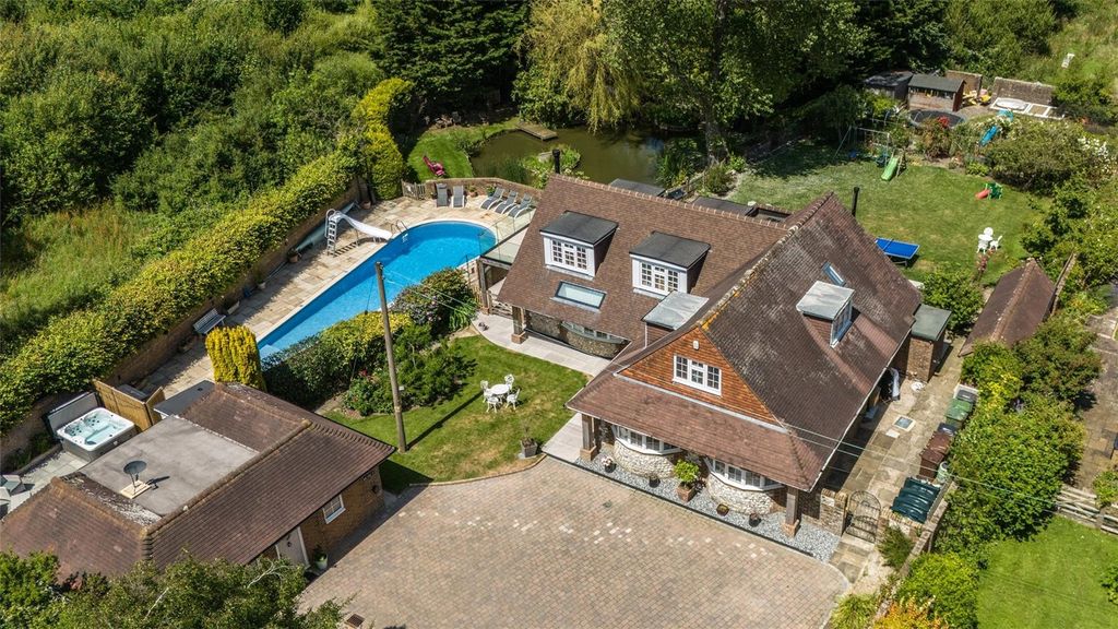 Property photo 3 of 28 Sundown