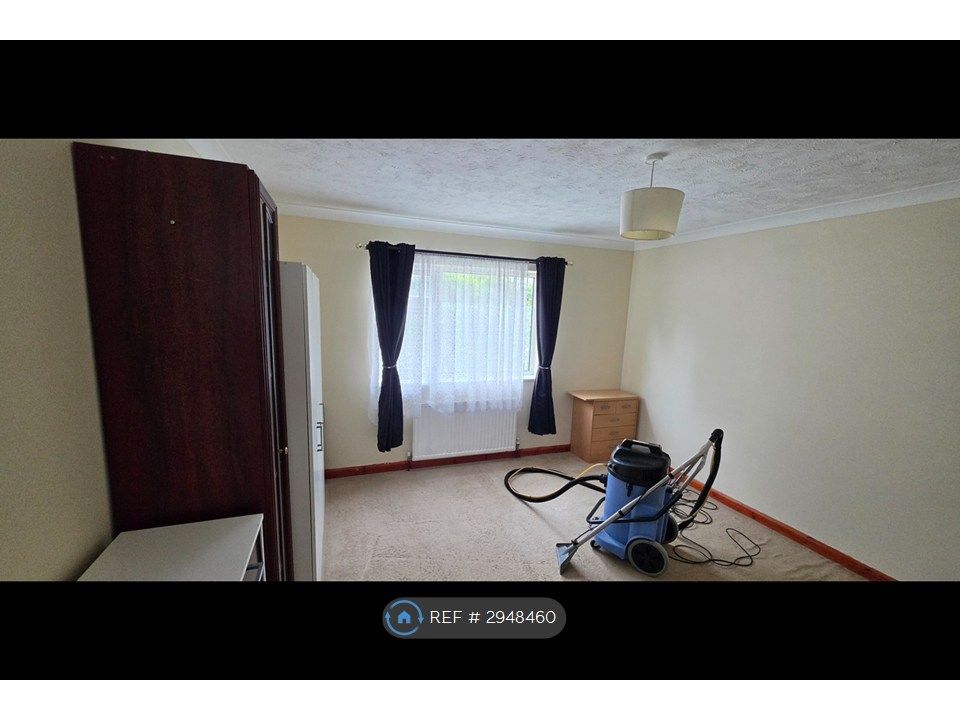 Property photo 2 of 4 Bedroom (Different Angle)