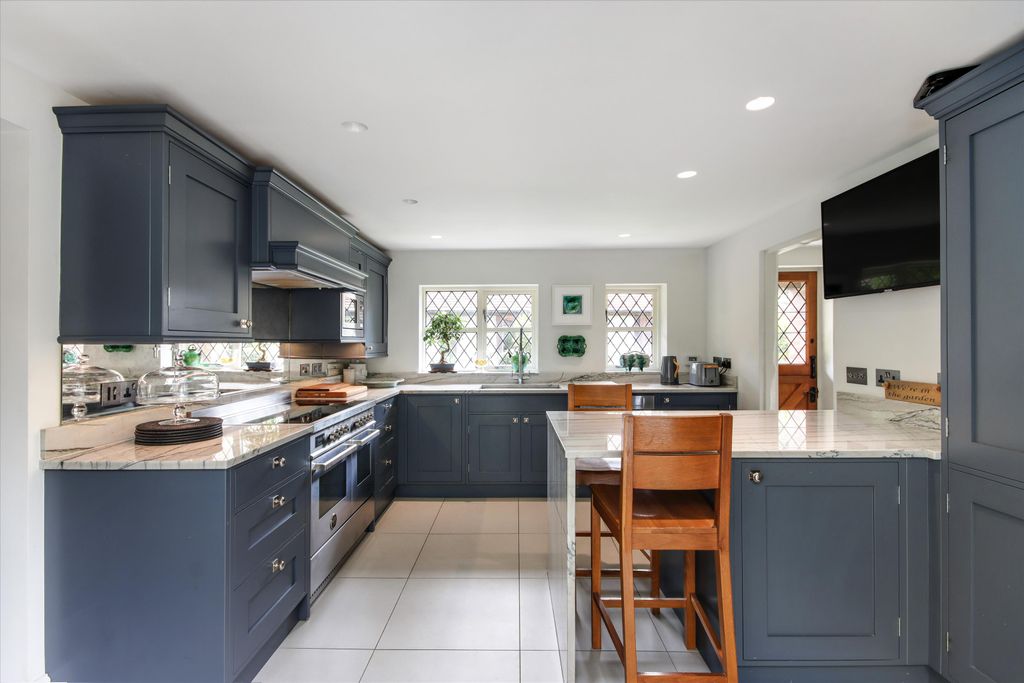 Property photo 2 of 22 Image