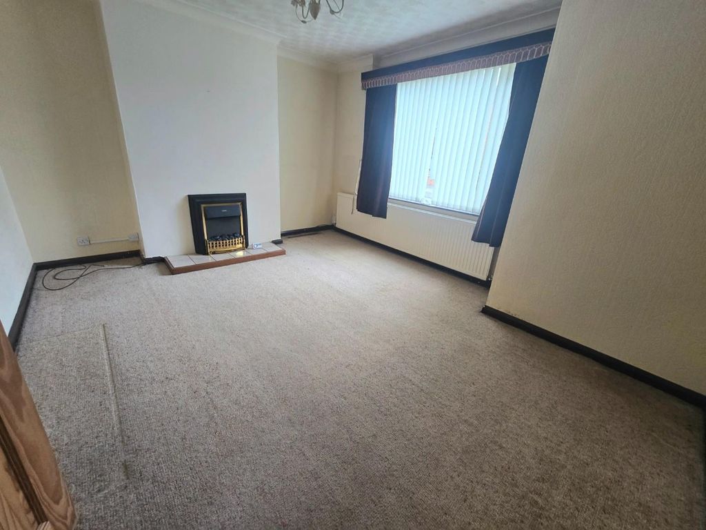 Property photo 2 of 9 Living Room