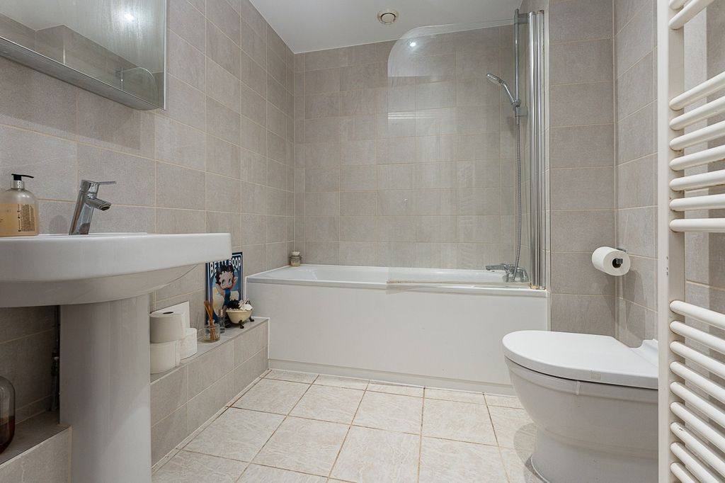 Property photo 3 of 21