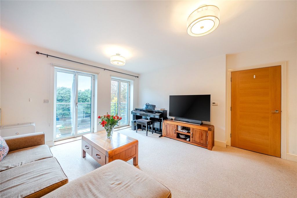 Property photo 2 of 12 Picture No. 02