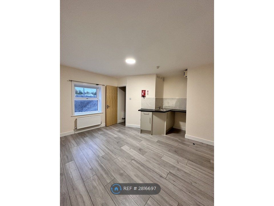 Property photo 1 of 6 Room 12