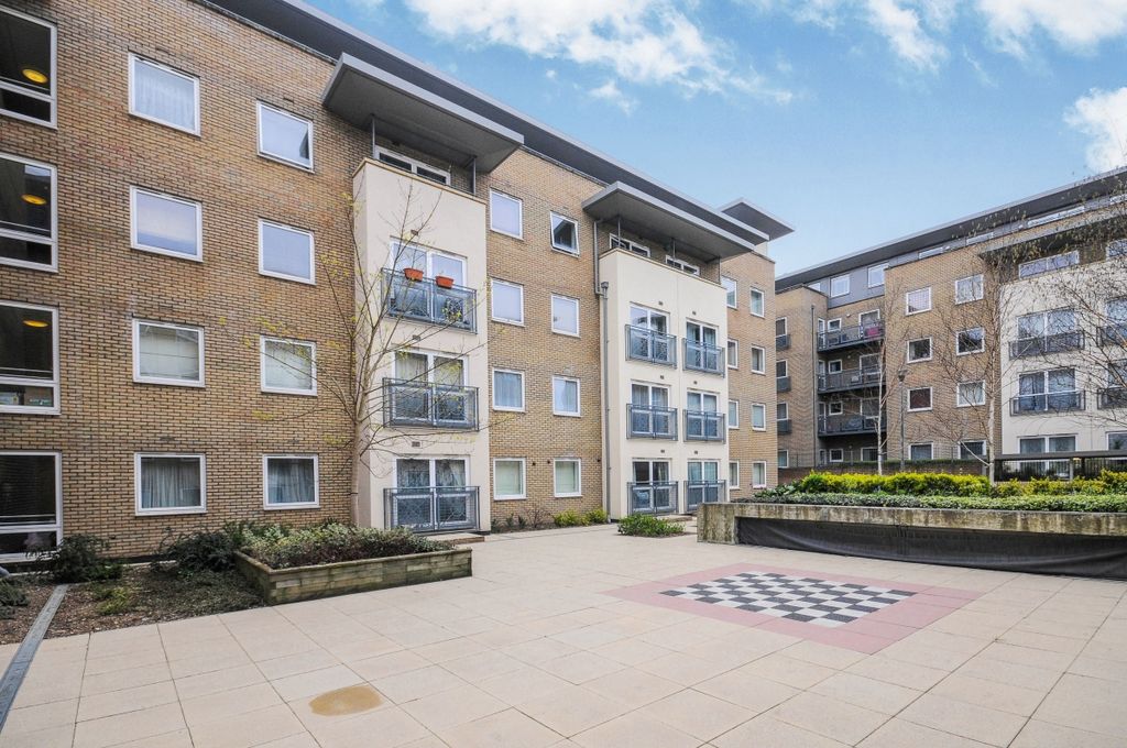 Property photo 3 of 8 45737466-0d9c-42E...