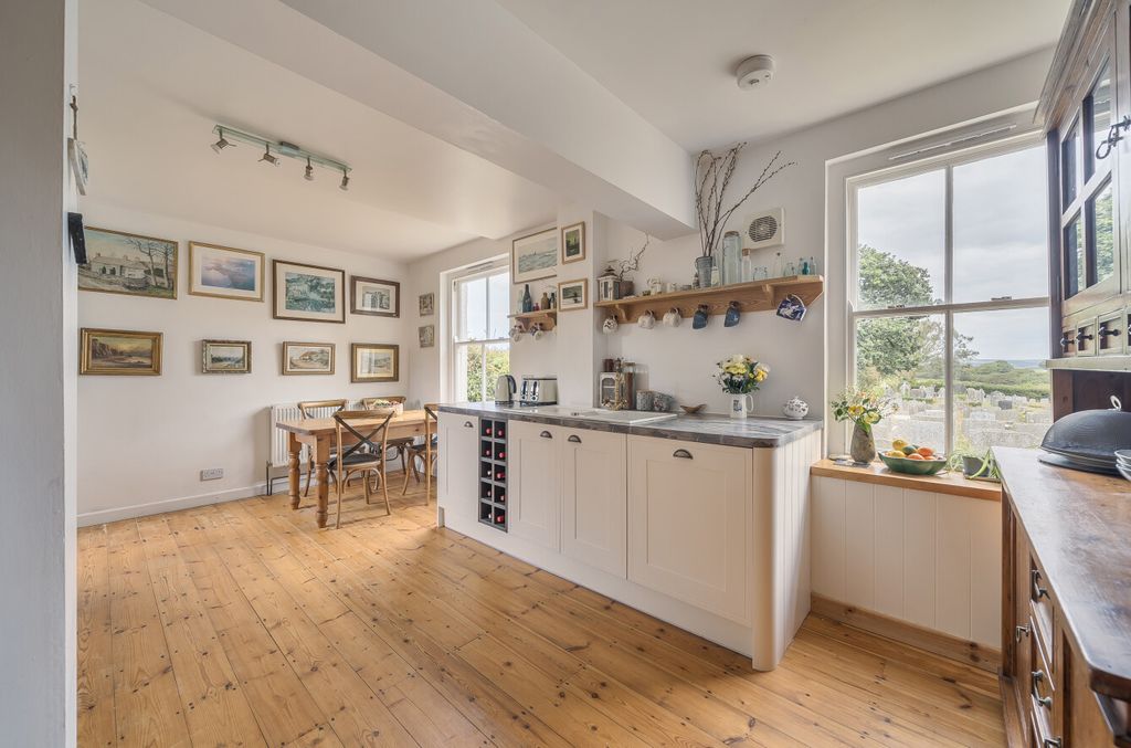 Property photo 3 of 25 3 - 1337016-20-68A739...