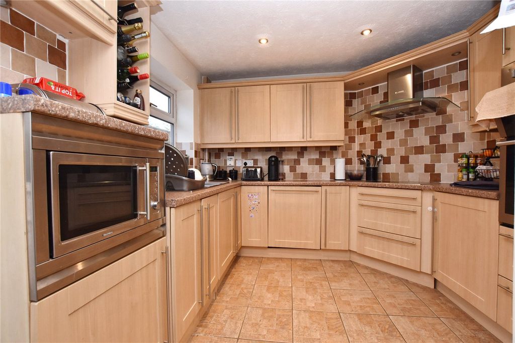 Property photo 3 of 17 Picture No. 16