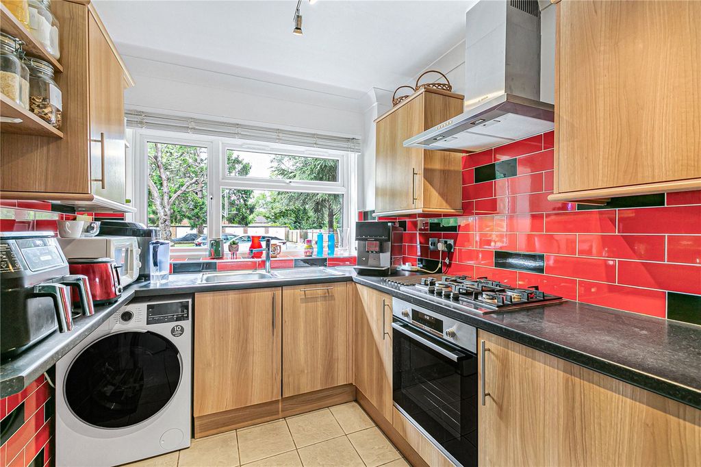 Property photo 3 of 20 Kitchen