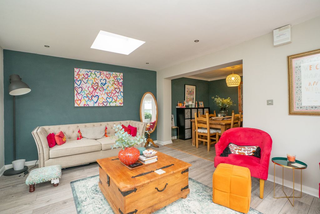 Property photo 1 of 23 31Oakwoodgreen20