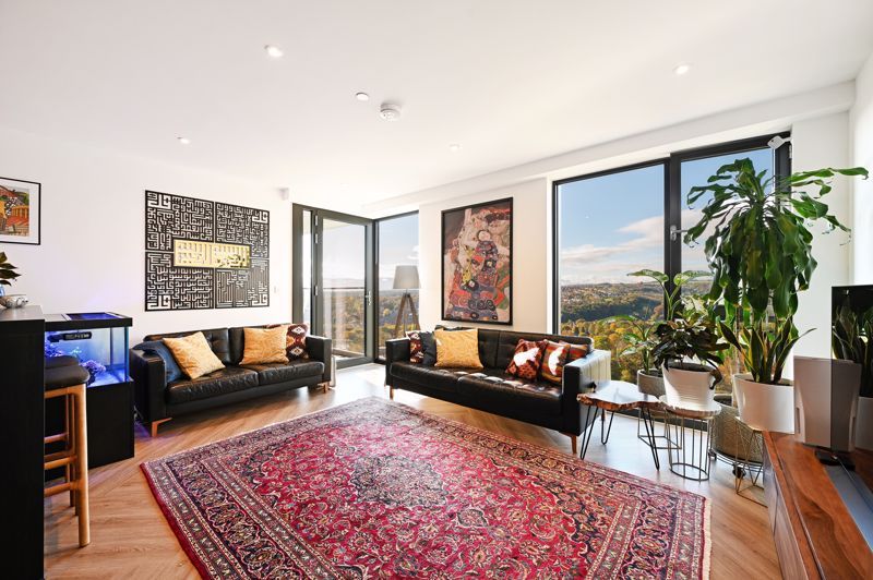 Property photo 2 of 31 Stunning Lounge