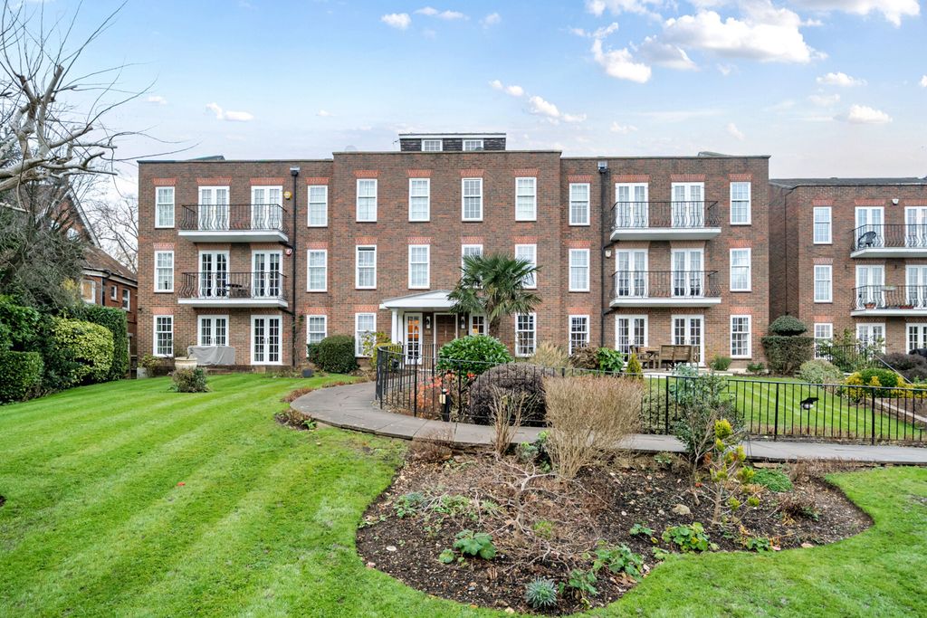 Property photo 1 of 20 1388744-20-693Af5...