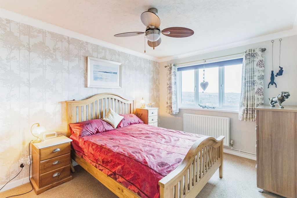 Property photo 2 of 9 Image