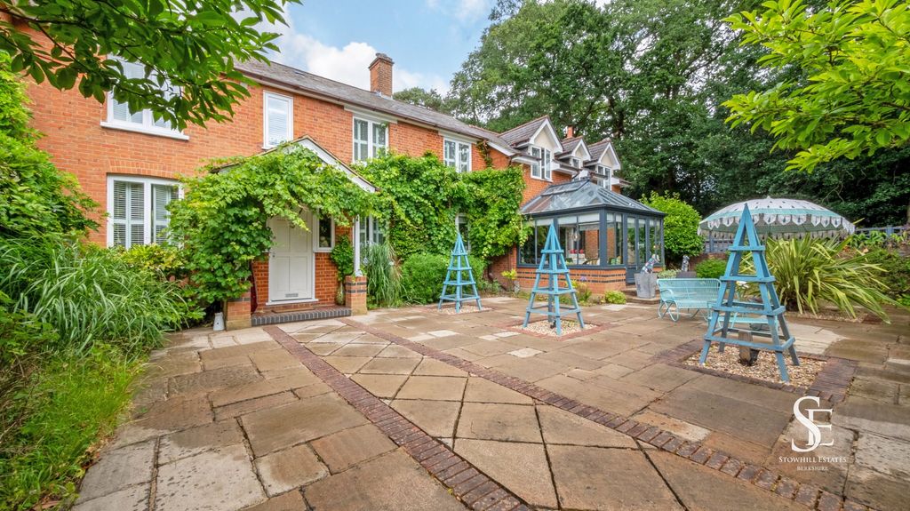 Additional image 5 of 5 bed property for saleOld Wokingham Road, Wokingham RG40