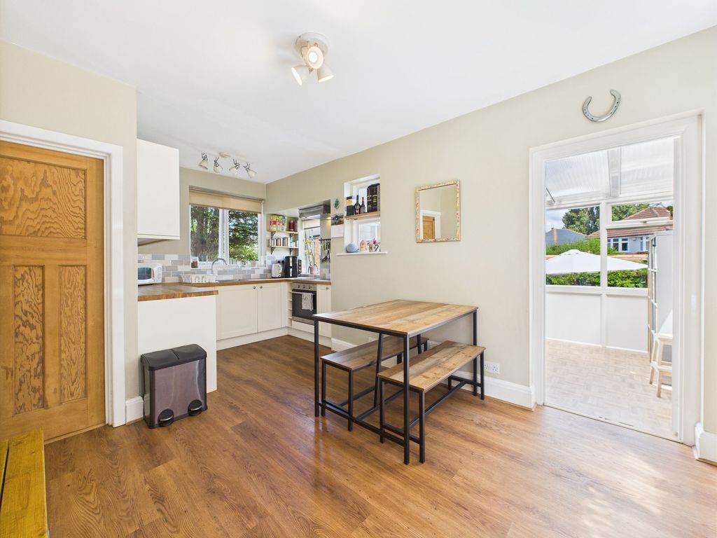 Property photo 3 of 20 Dining Kitchen