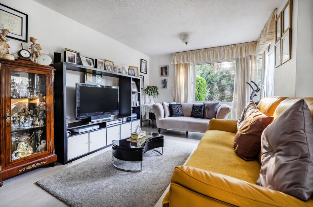 Property photo 2 of 17