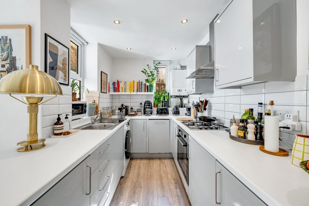 Property photo 3 of 12 5420322