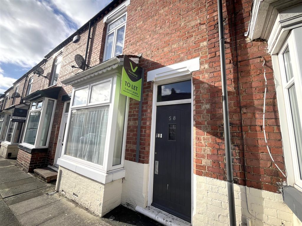 Property photo 1 of 10 Externally